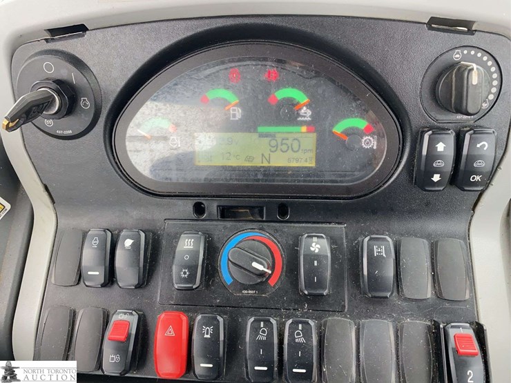 2019-caterpillar-420f2-it-image-25