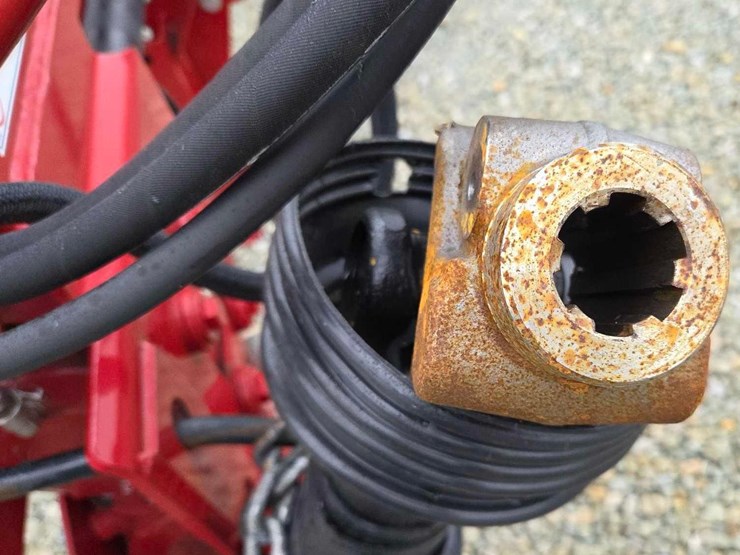 2020-new-holland-210-image-27