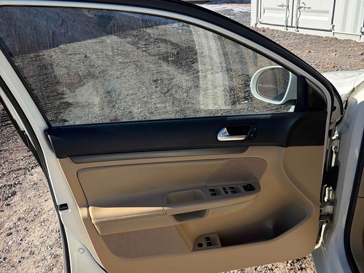 2008-volkswagon-jetta-image-11