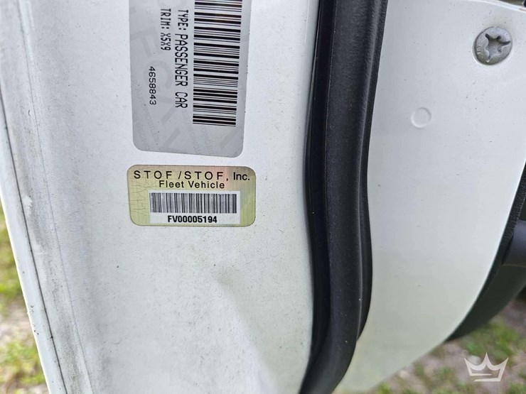 2017-dodge-charger-sedan-image-5