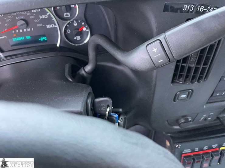 2016-chevrolet-express-g3500-image-23