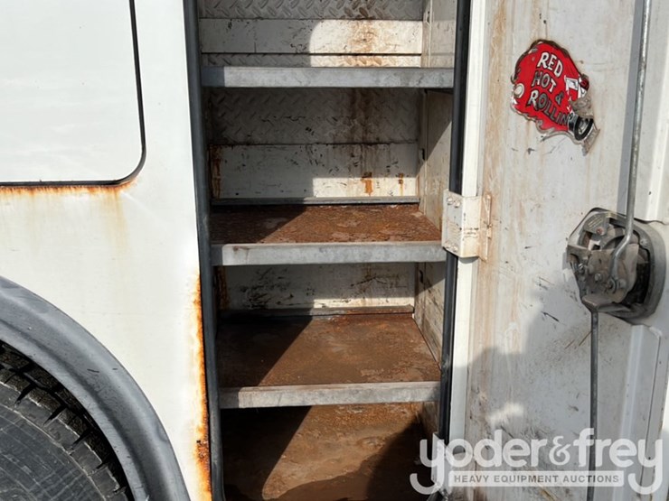 2007-kenworth-t300-image-52