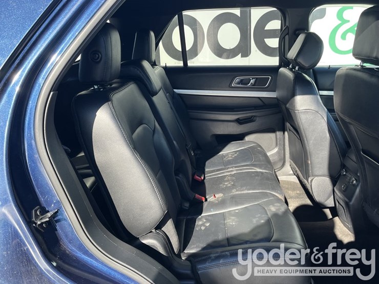 2016-ford-explorer-xlt-image-36