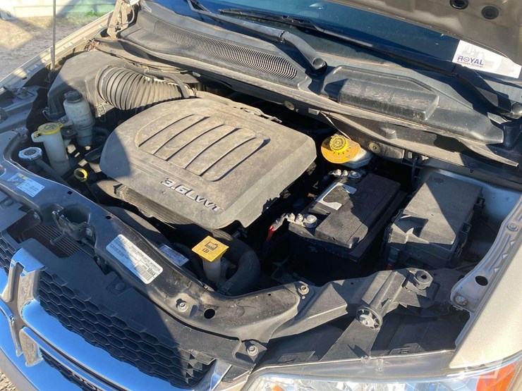 2016-dodge-grand-caravan-image-8