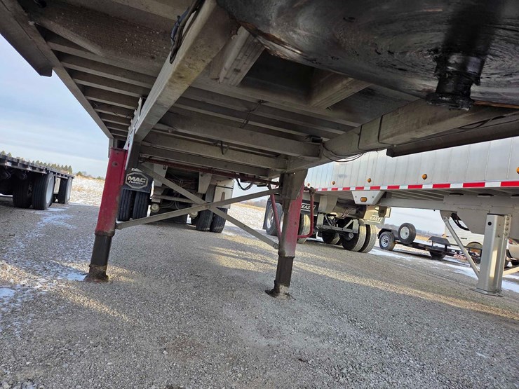 2010-east-genesis-34'x66"x96"-aluminum-frameless-dump-trailer-image-14