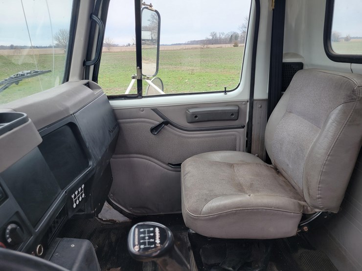 2000-case-ih-4700-image-26