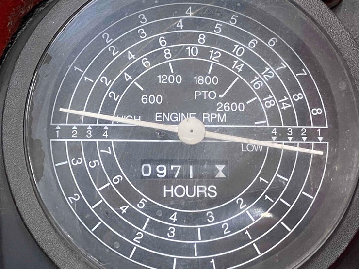 farmall-1206-open-station-restored-image-65