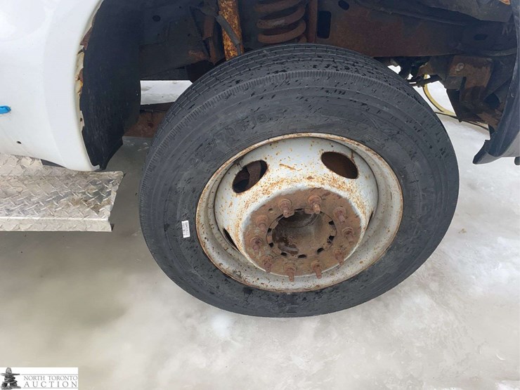 2006-ford-f550-image-23