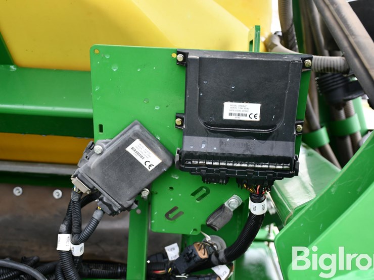 2015-john-deere-35-image-19