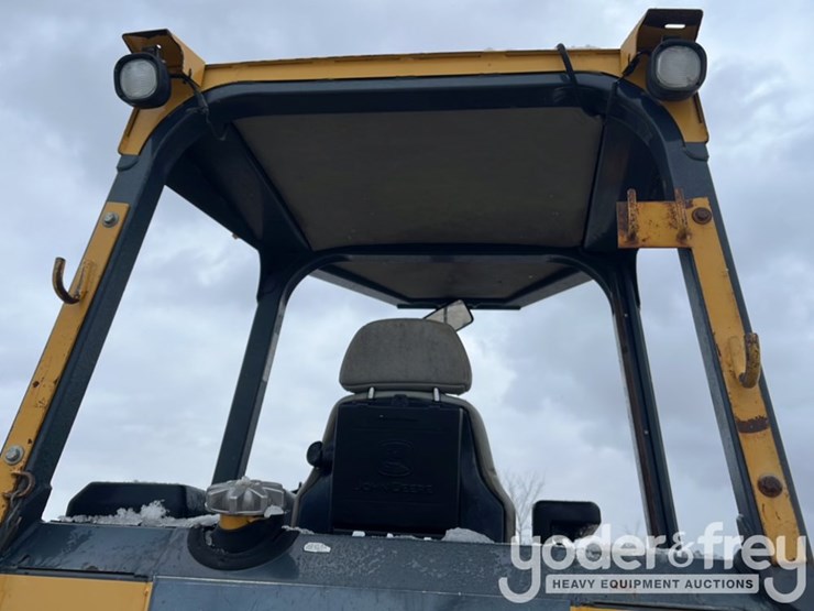 2015-deere-450j-image-21