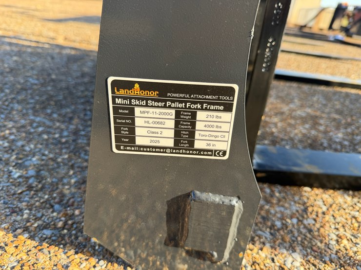 #7863-•-mini-skid-steer-pallet-forks-image-3