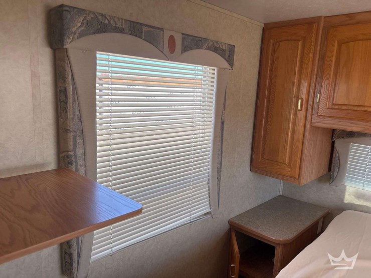 2004-ford-e450-image-67