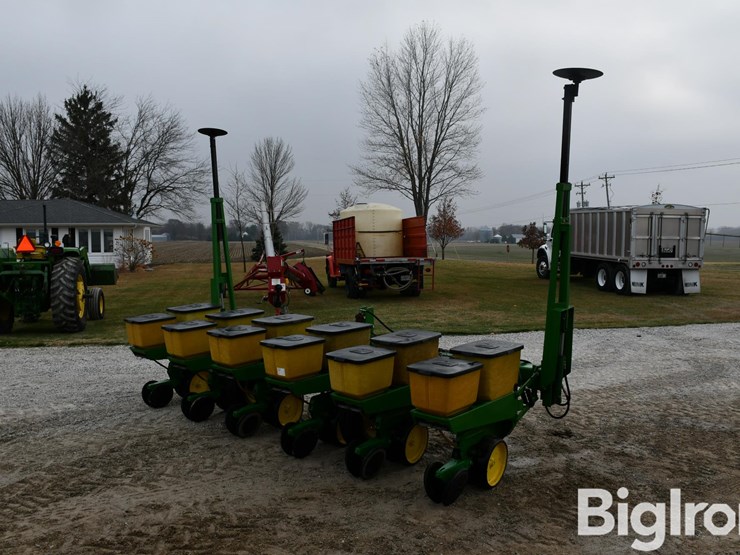 john-deere-6r30-planter-image-5