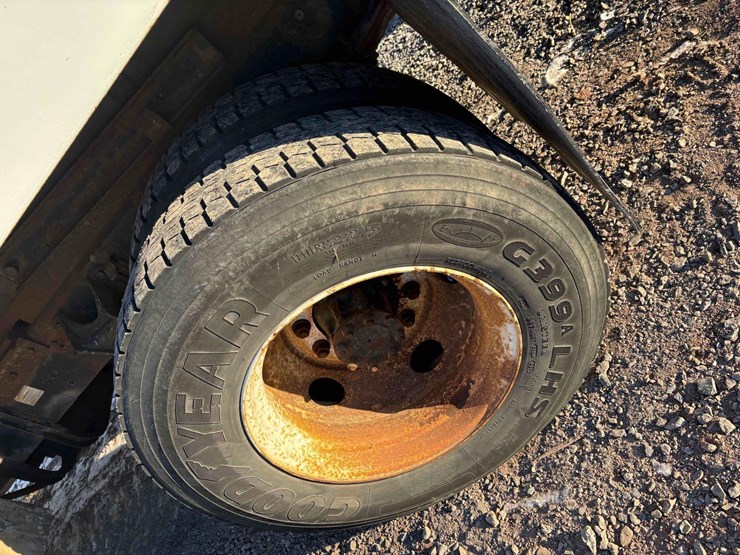 2007-ford-f750-xl-image-15