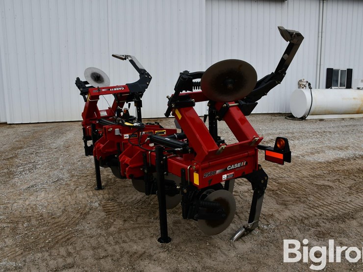 2017-case-ih-2500-image-1