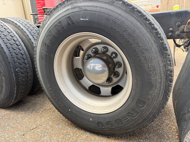 2014-kenworth-t660-image-24