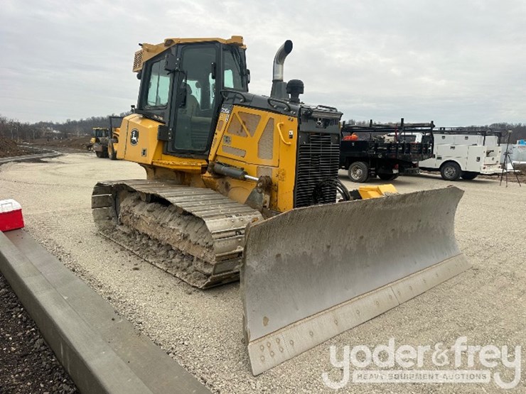 2016-deere-700k-lgp-image-4