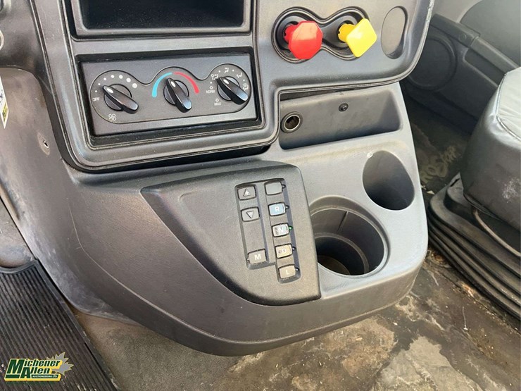 2017-international-prostar-image-18