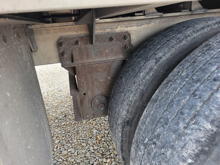 2005-wilson-livestock-trailer-image-9