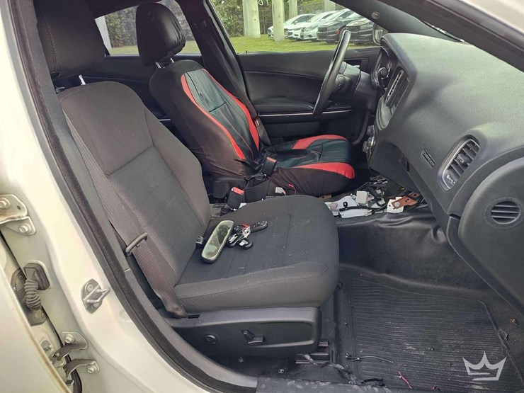 2018-dodge-charger-sedan-image-11