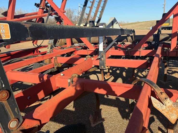 #7740-•-case-ih-tigermate-2-tm-14ft-field-cultivator-image-11