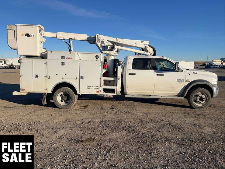 2014-ram-5500-4x4-s/a-bucket-truck-image-8