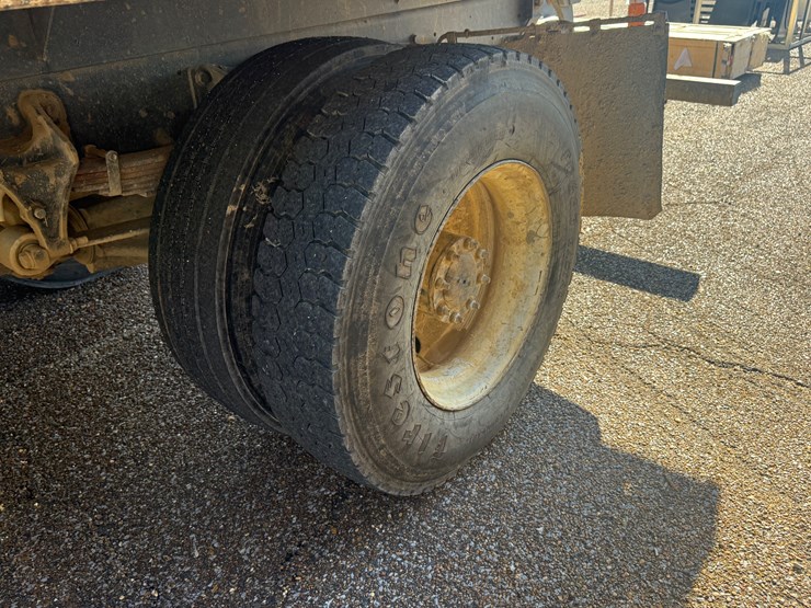 2018-international-durastar-4400-image-9