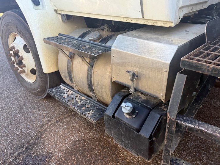 2018-international-durastar-4400-image-20