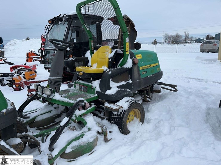 2013-john-deere-7400-image-1