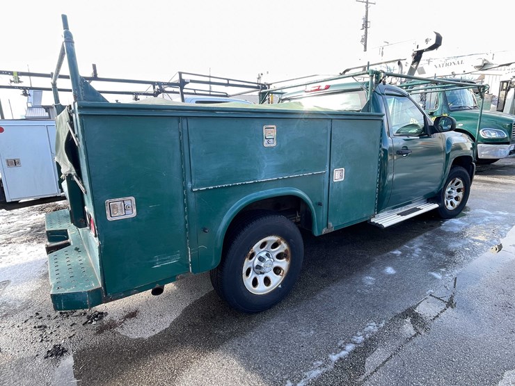 2011-chevrolet-1500-image-5