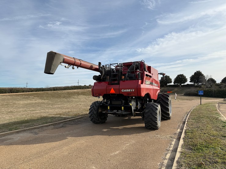 2015-case-ih-7240-image-8