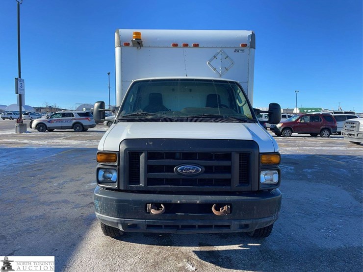 2011-ford-e-series-s/a-cube-van-image-8