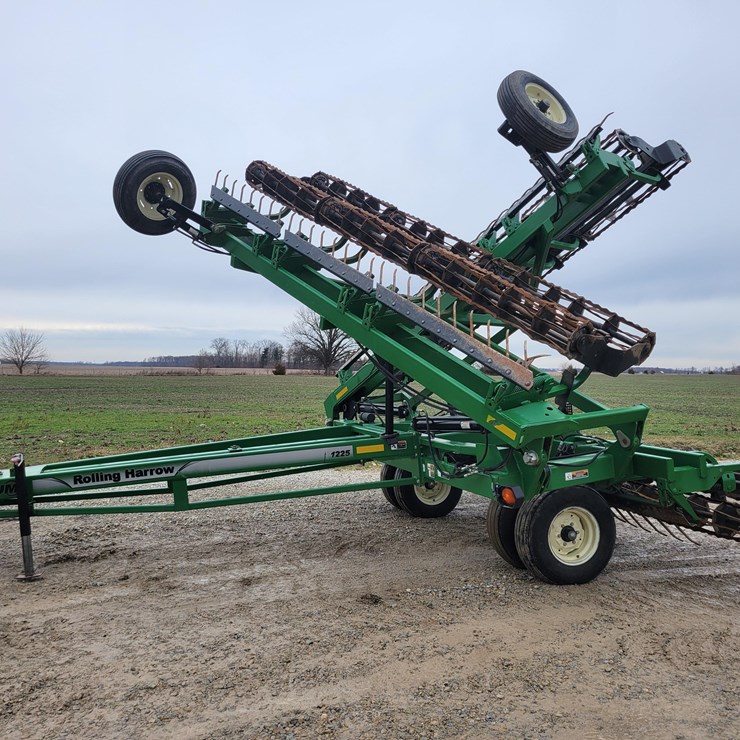 2014 UNVERFERTH 1225