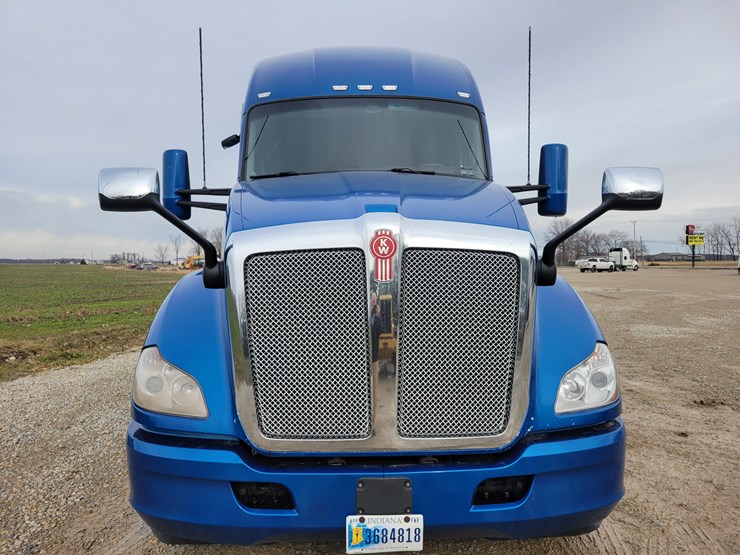 2020-kenworth-t680-image-26