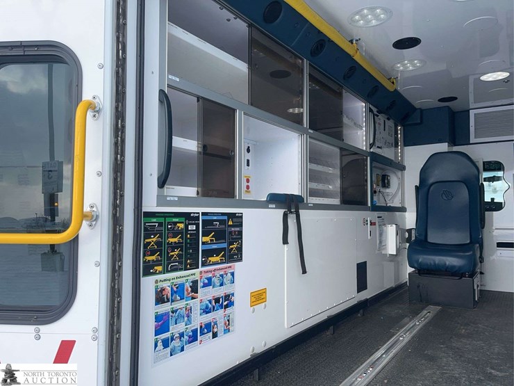 2016-chevrolet-express-s/a-ambulance-image-34