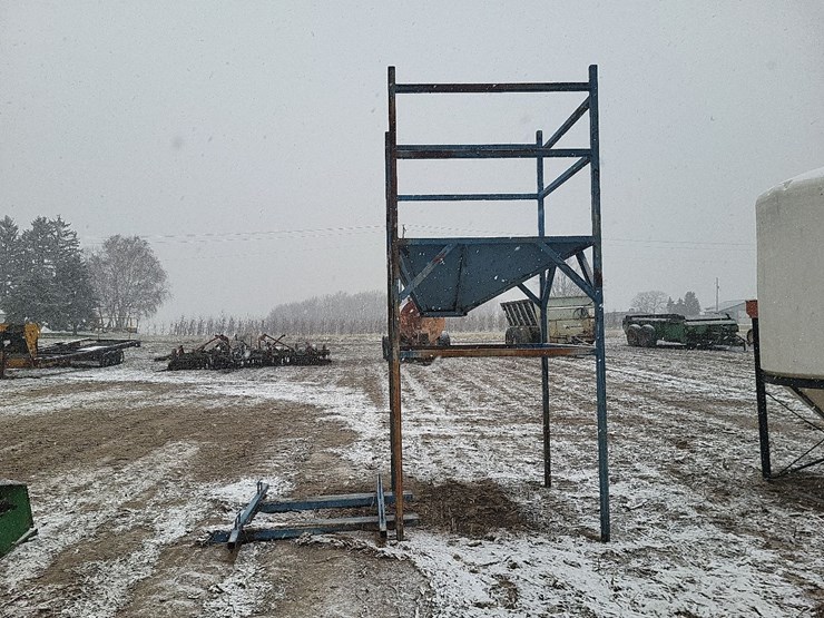 bagged-dry-fertilizer-frame-image-2