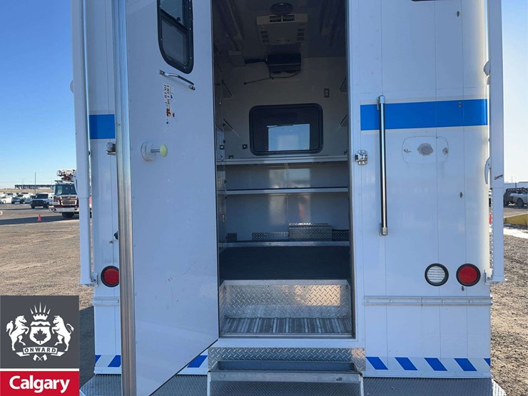 2009-ford-low-cab-forward-s/a-emergency-support-truck-image-29