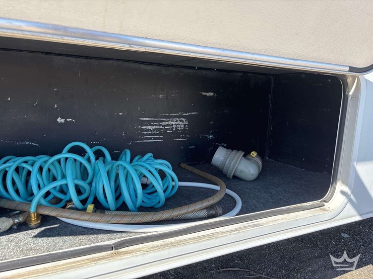 2004-ford-e450-image-25