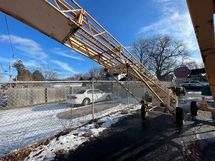 #2252-•-portable-conveyer-lift-image-3