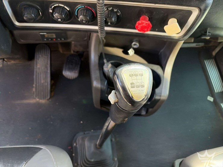 2012-kenworth-t800-image-22