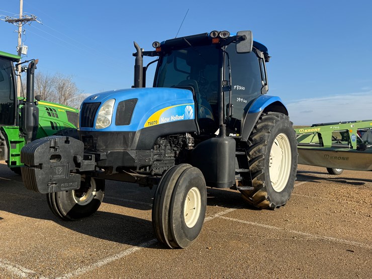 new-holland-t6070-image-1