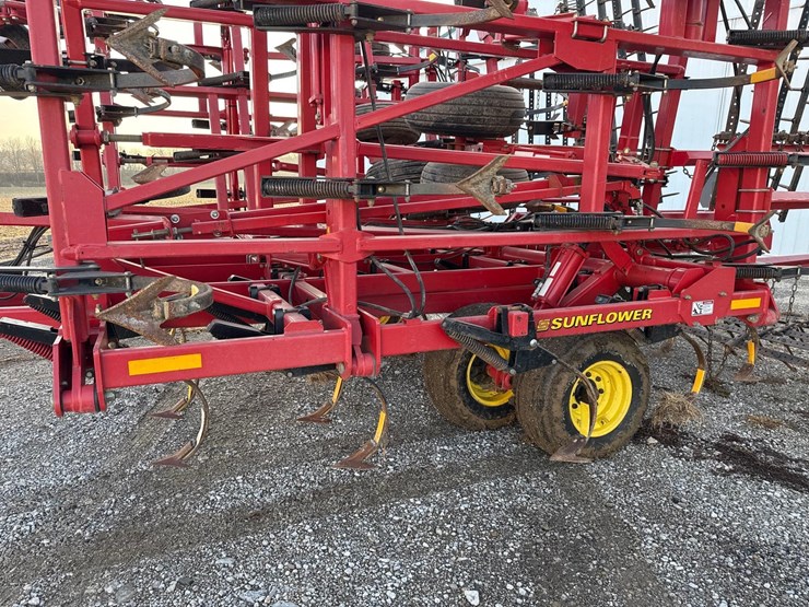 sunflower-44’-cultivator-image-23