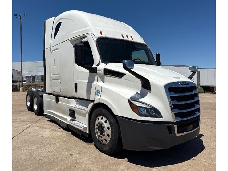 2020-freightliner-cascadia-113-image-1