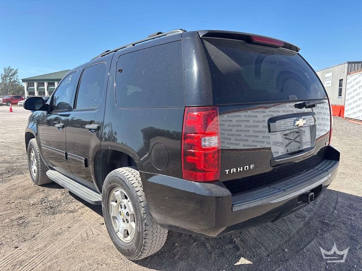 2010-chevrolet-tahoe-image-4
