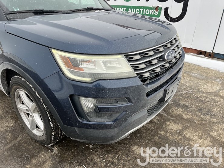 ford-explorer-xlt-image-31
