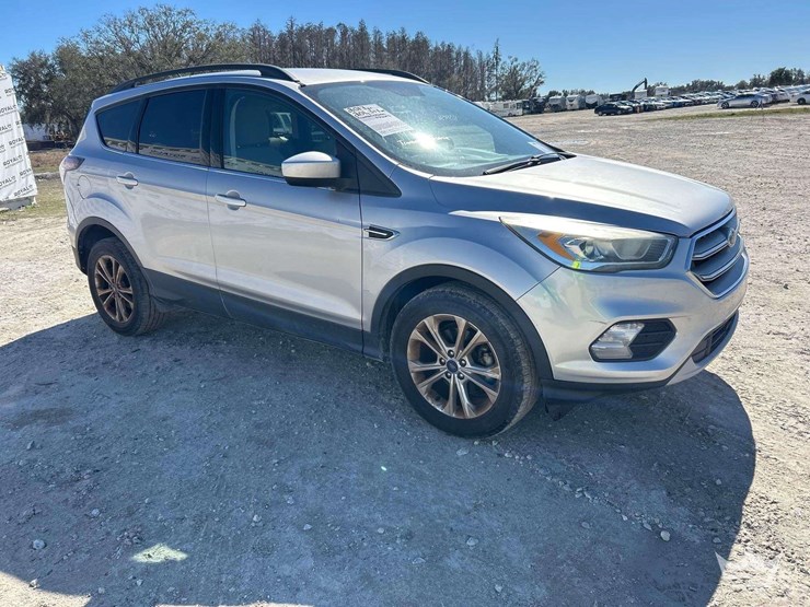 2017-ford-escape-image-2