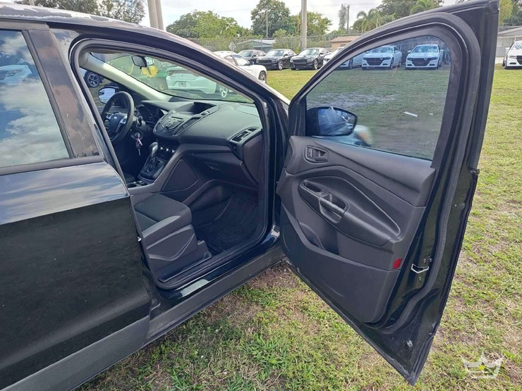 2014-ford-escape-image-16