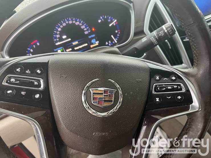 2014-cadillac-srx-image-25