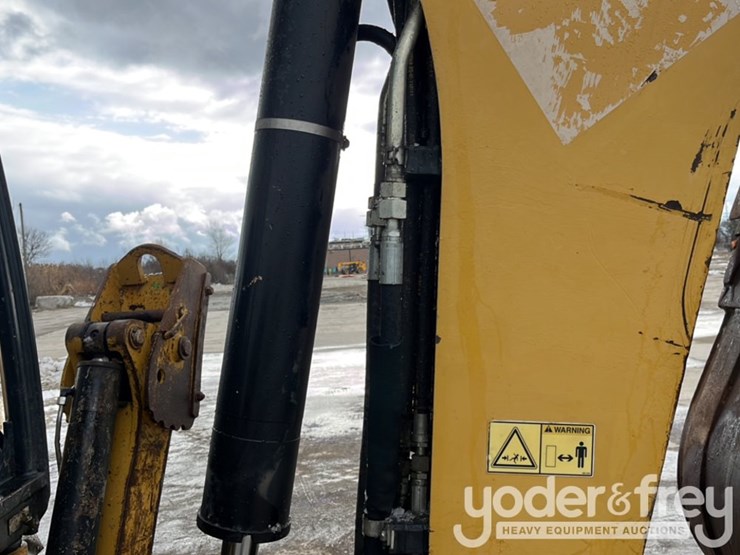 2011-caterpillar-420e-image-23