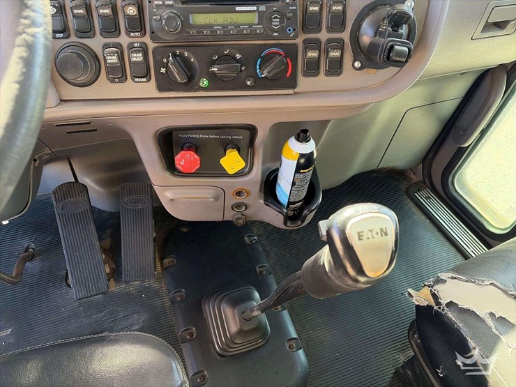 2012-peterbilt-386-image-18